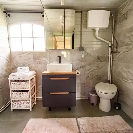 Feriehus Zacisze U Ani Dębki